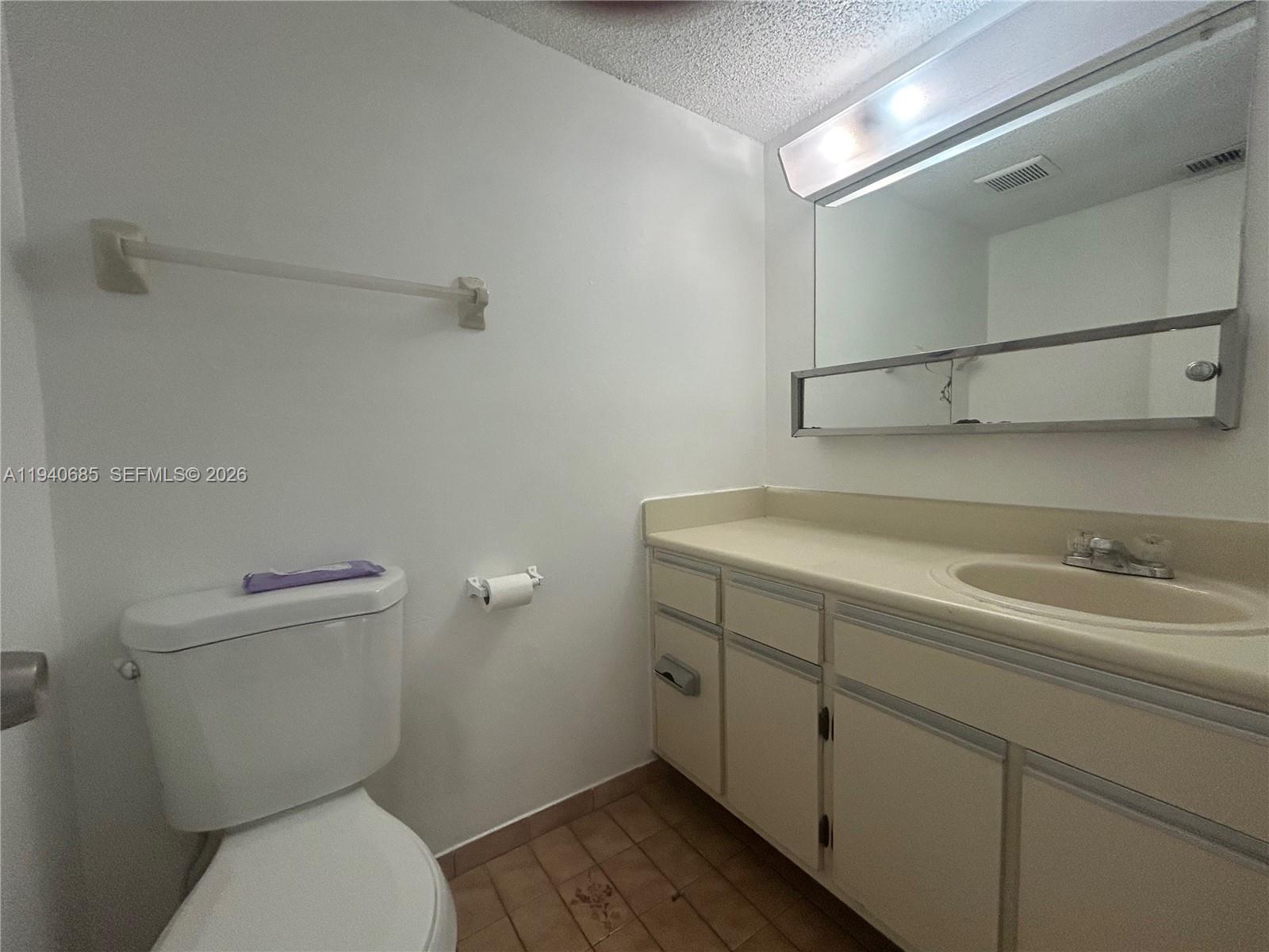 CONQUISTADOR PARK CONDO - Residential