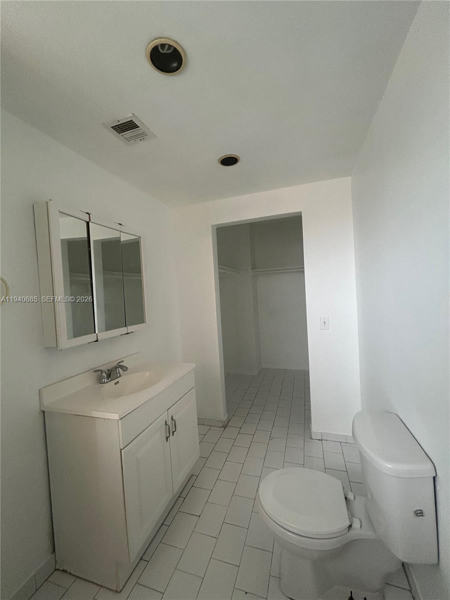 CONQUISTADOR PARK CONDO - Residential
