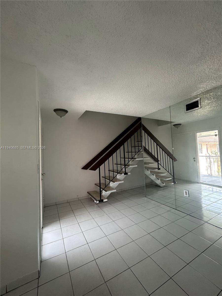 CONQUISTADOR PARK CONDO - Residential