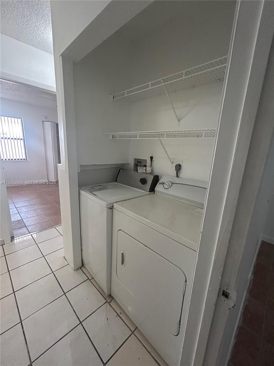 CONQUISTADOR PARK CONDO - Residential