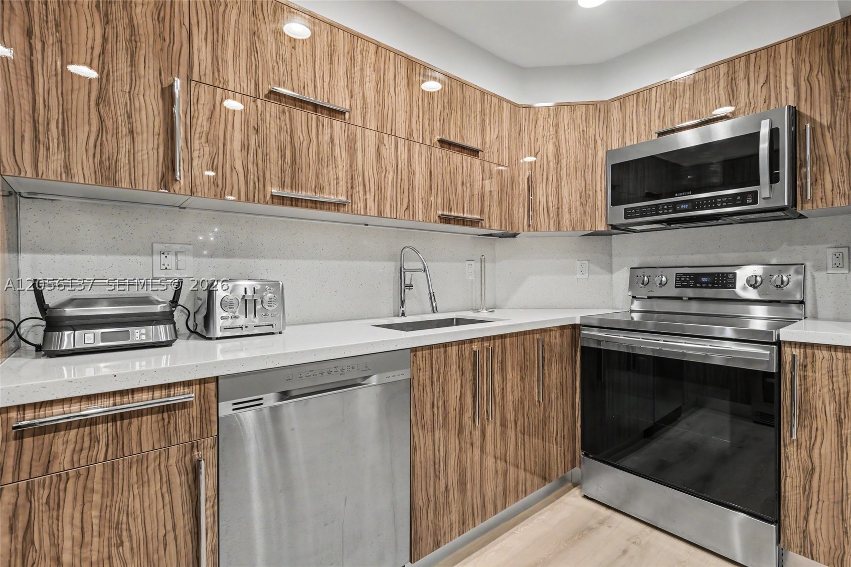 ARLEN HOUSE WEST CONDO - Residential