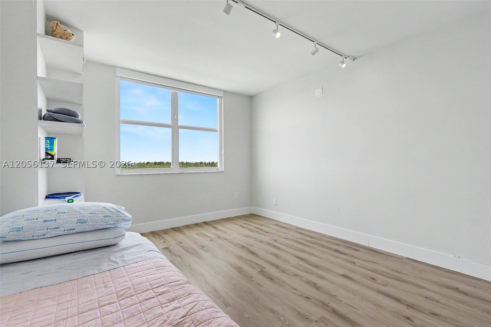 ARLEN HOUSE WEST CONDO - Residential