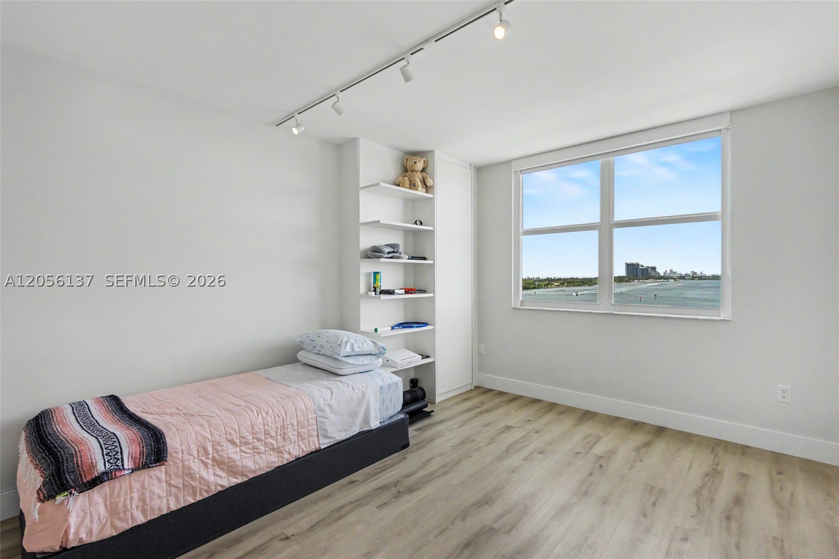 ARLEN HOUSE WEST CONDO - Residential