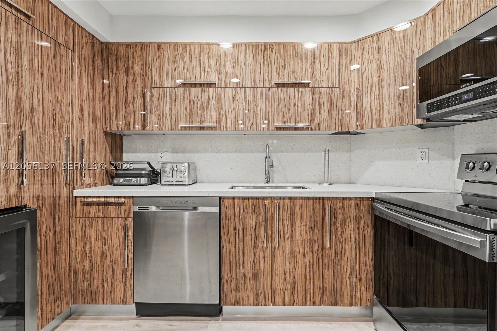 ARLEN HOUSE WEST CONDO - Residential