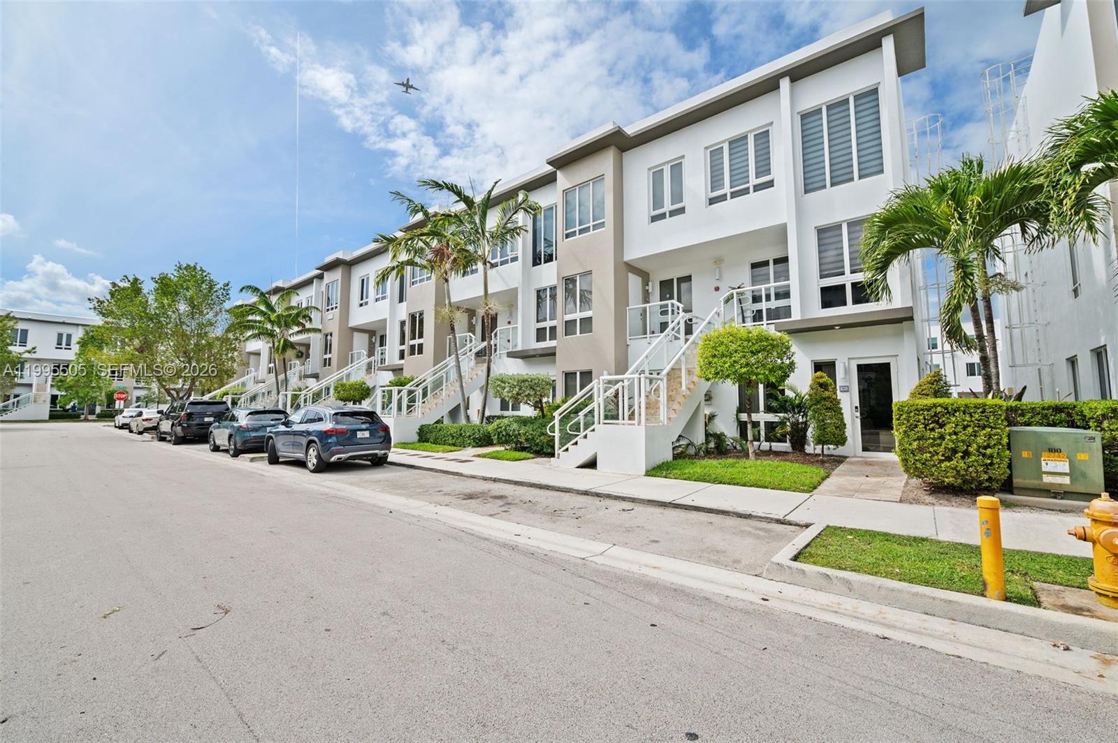 LANDMARK AT DORAL CONDO - Residential