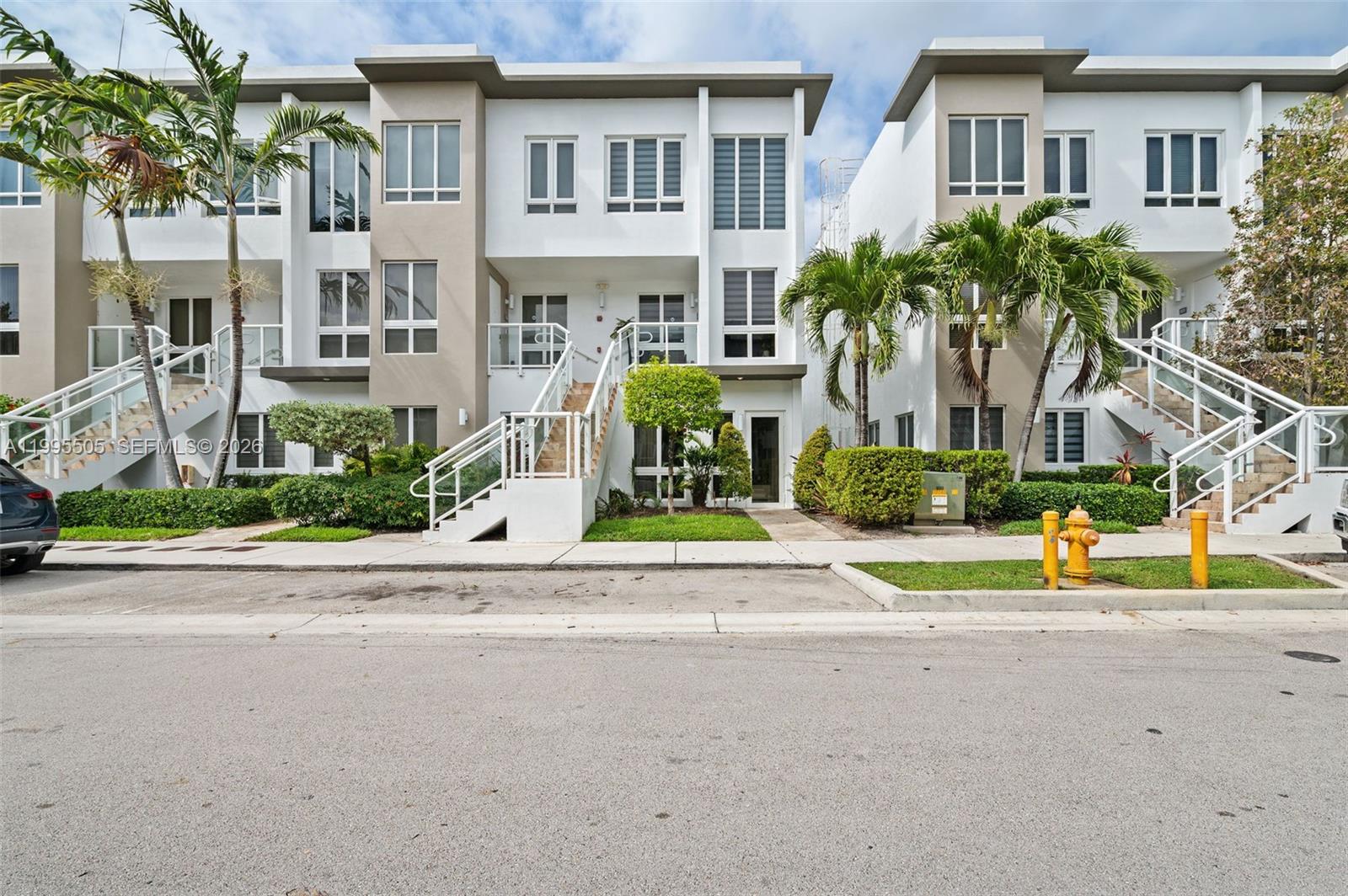 LANDMARK AT DORAL CONDO - Residential