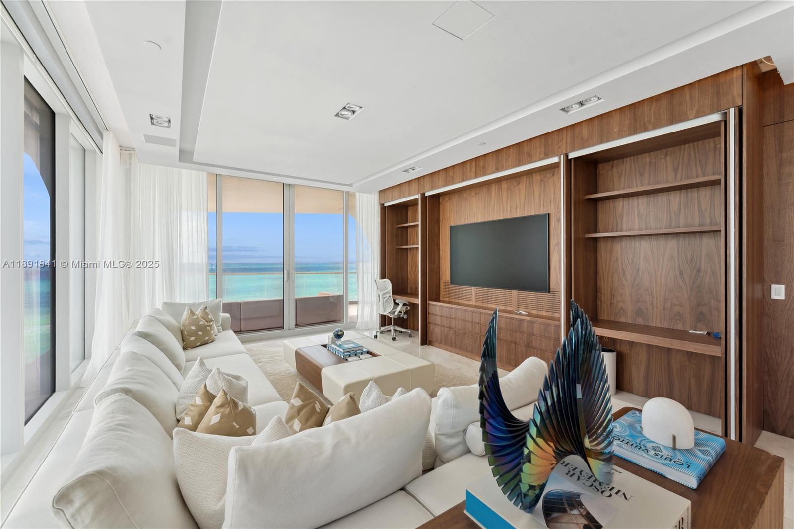 JADE SIGNATURE CONDO - Residential