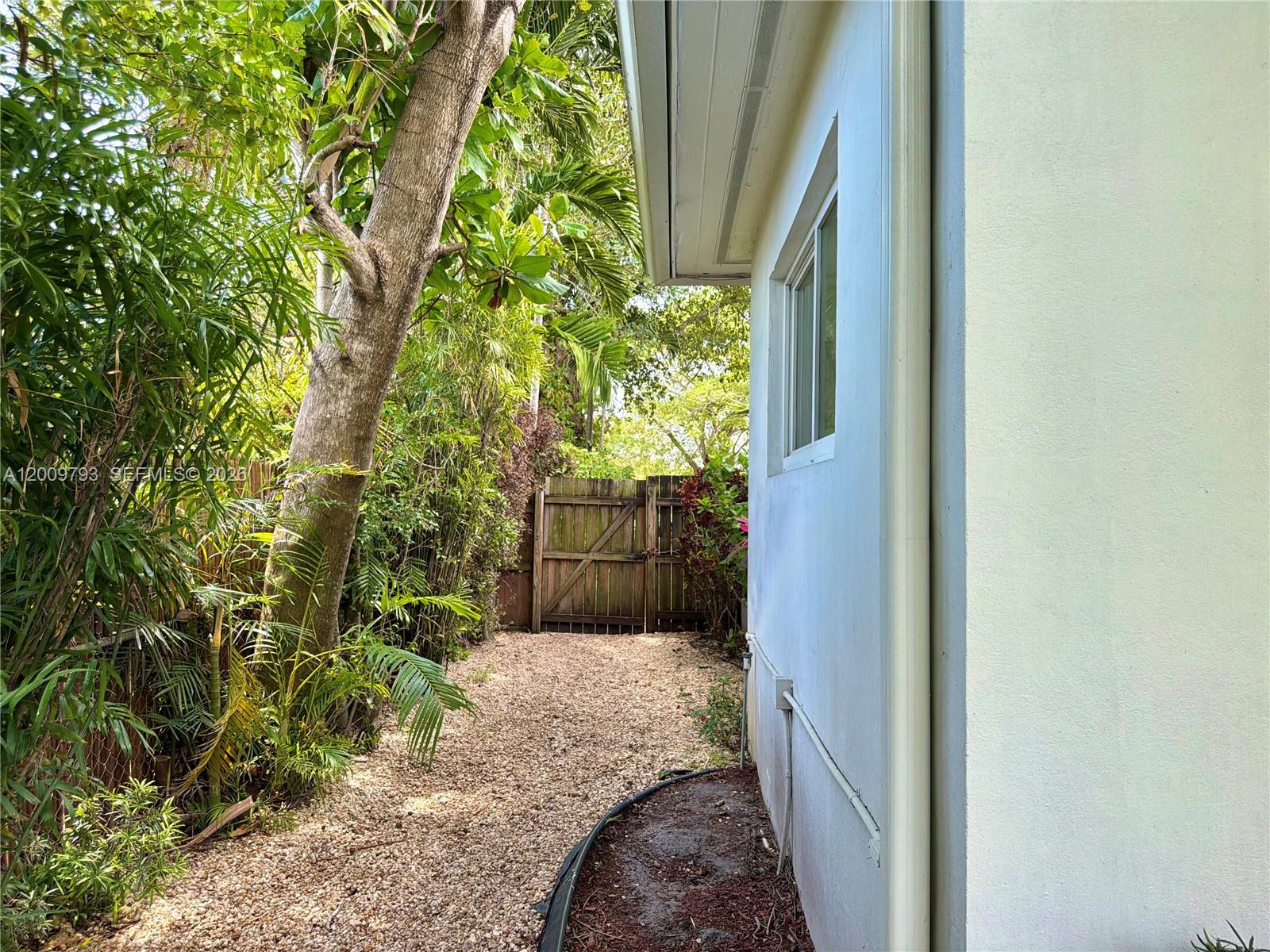 GRIFFING BISCAYNE PARK ES - Residential