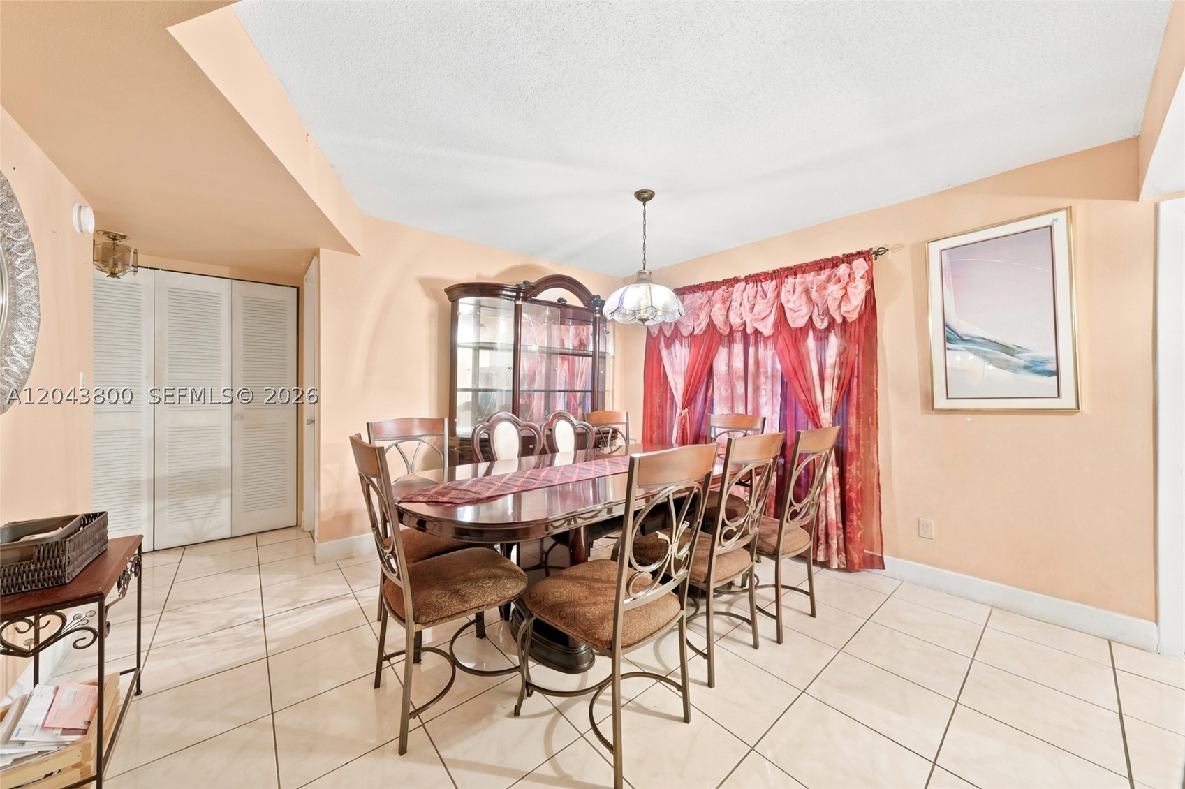 EMERALD CONDO - Residential