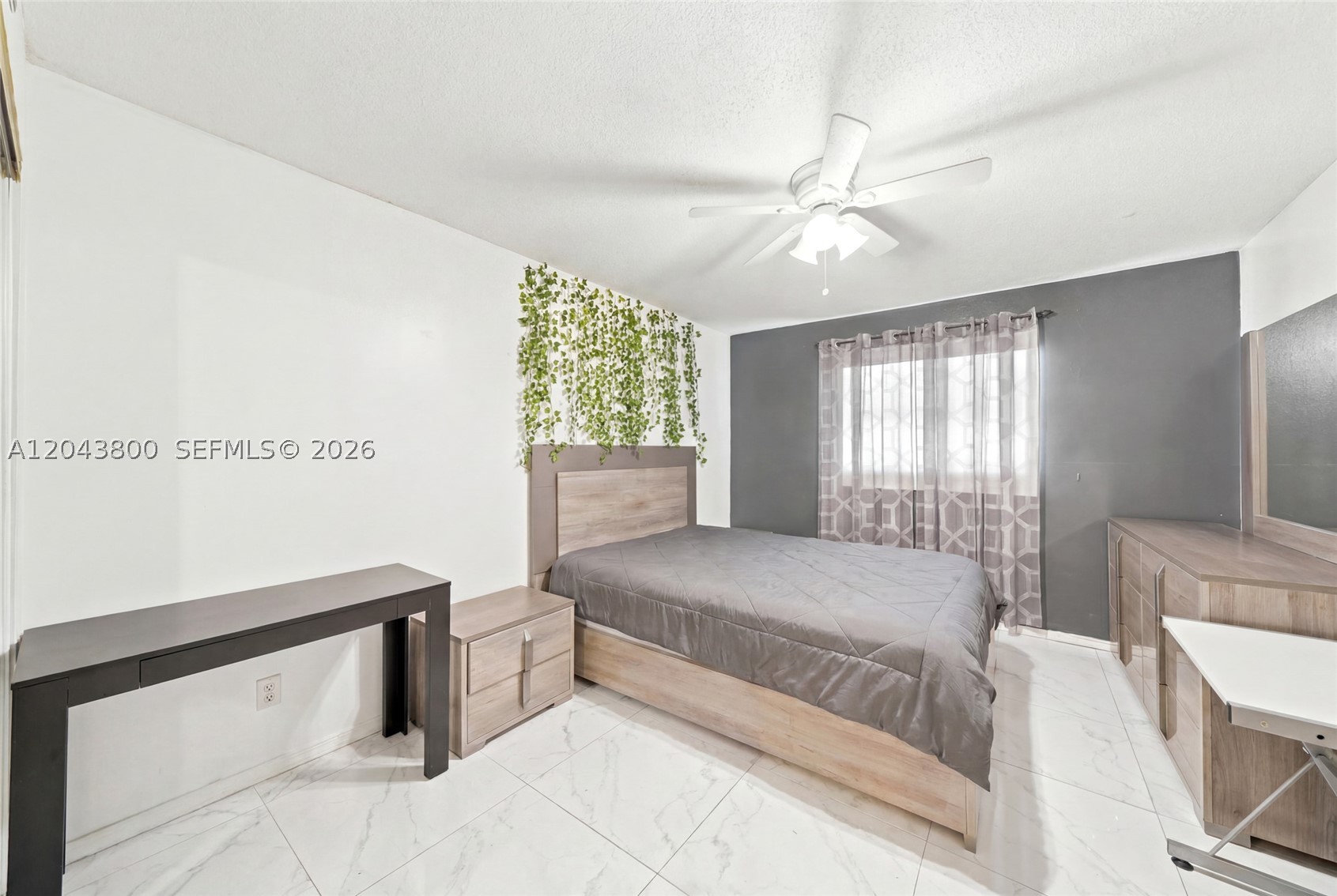 EMERALD CONDO - Residential