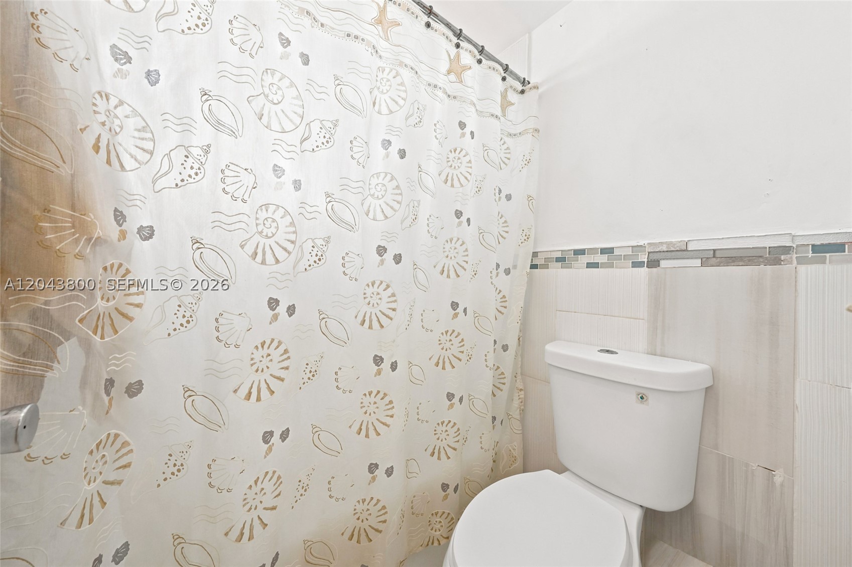 EMERALD CONDO - Residential