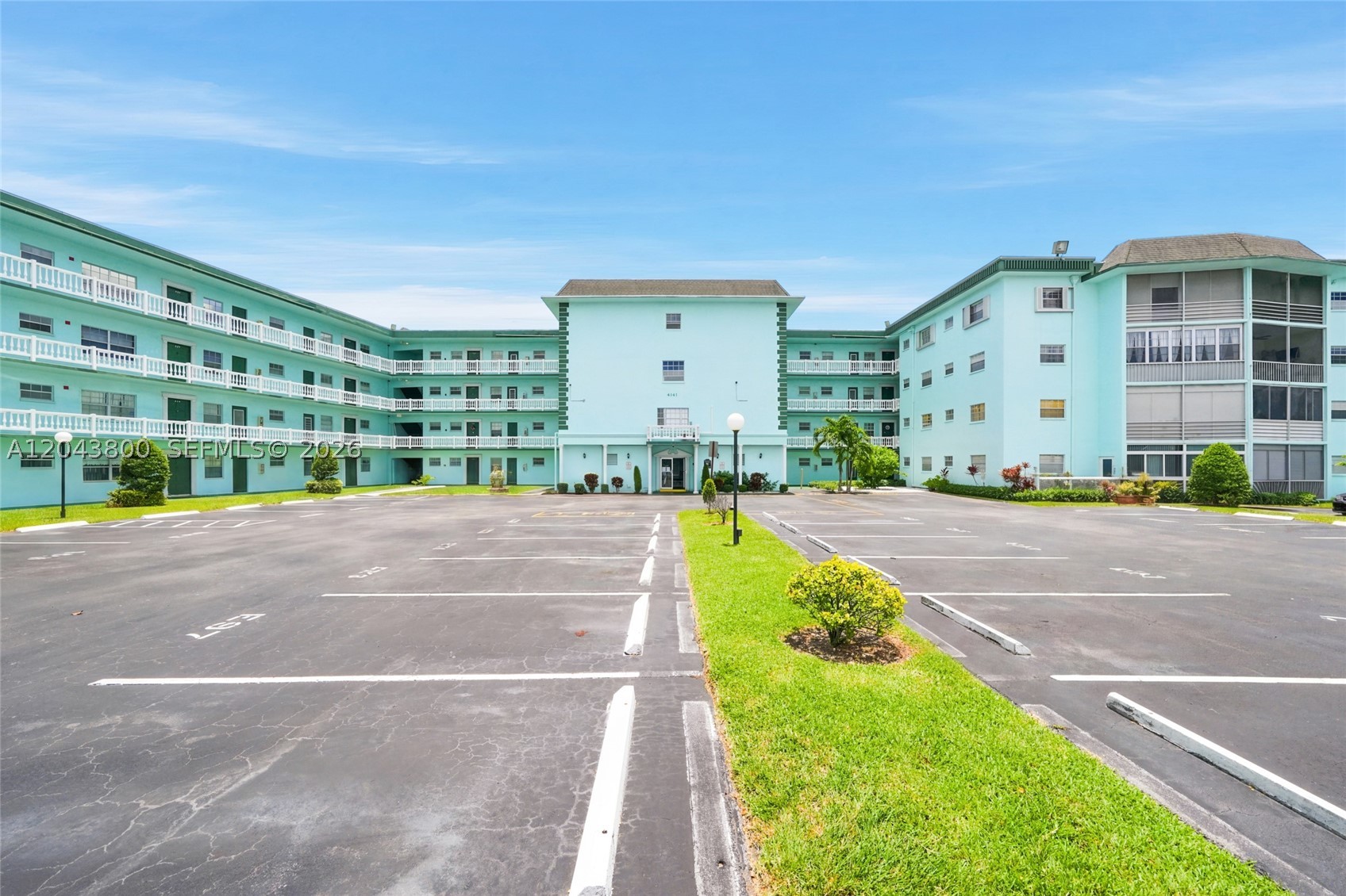 EMERALD CONDO - Residential