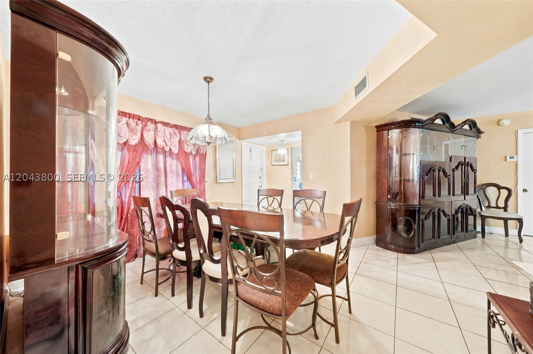 EMERALD CONDO - Residential