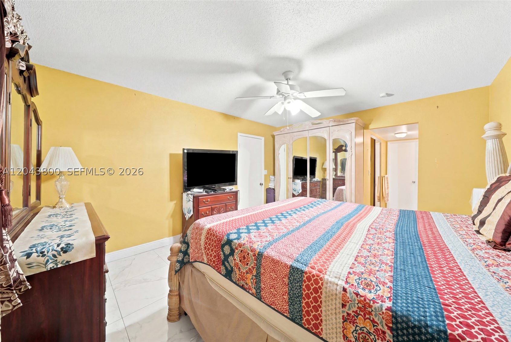 EMERALD CONDO - Residential