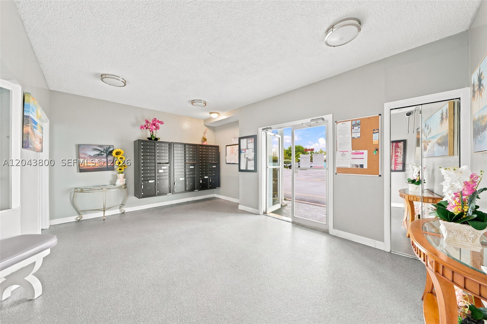 EMERALD CONDO - Residential