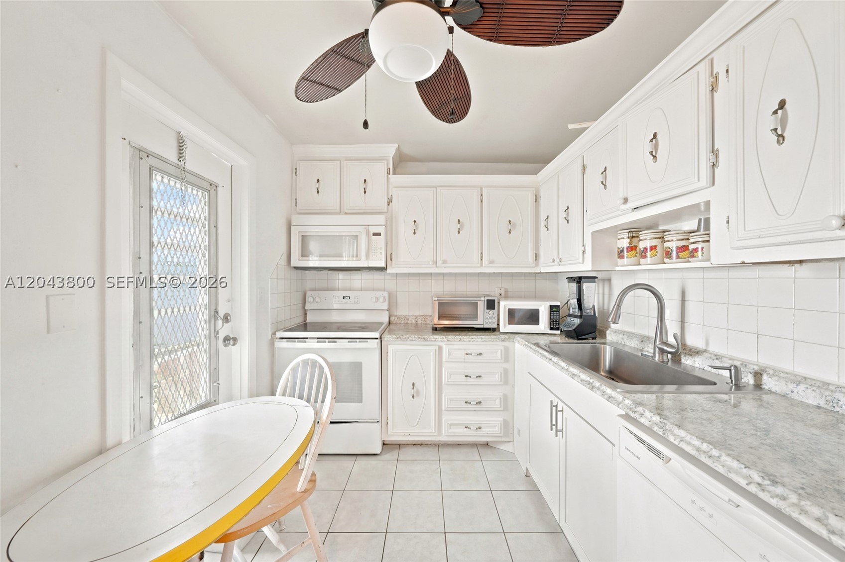 EMERALD CONDO - Residential