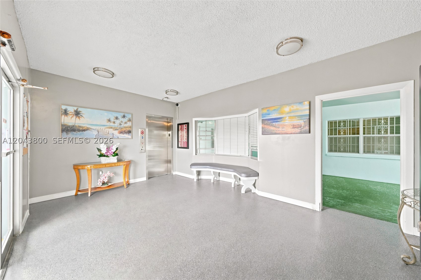 EMERALD CONDO - Residential