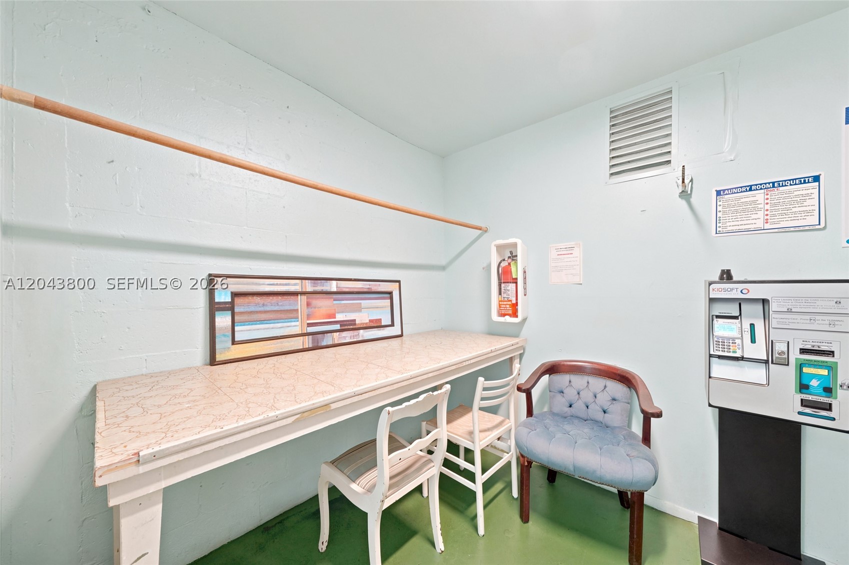 EMERALD CONDO - Residential