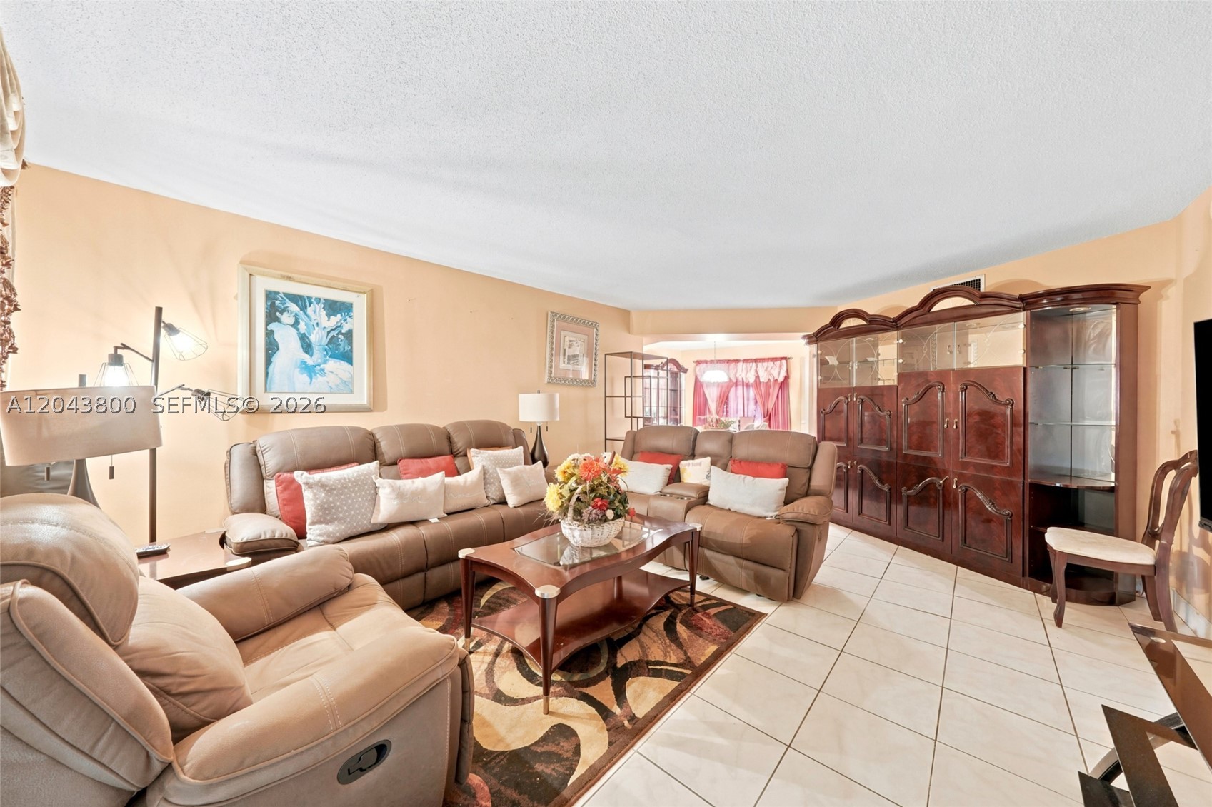EMERALD CONDO - Residential