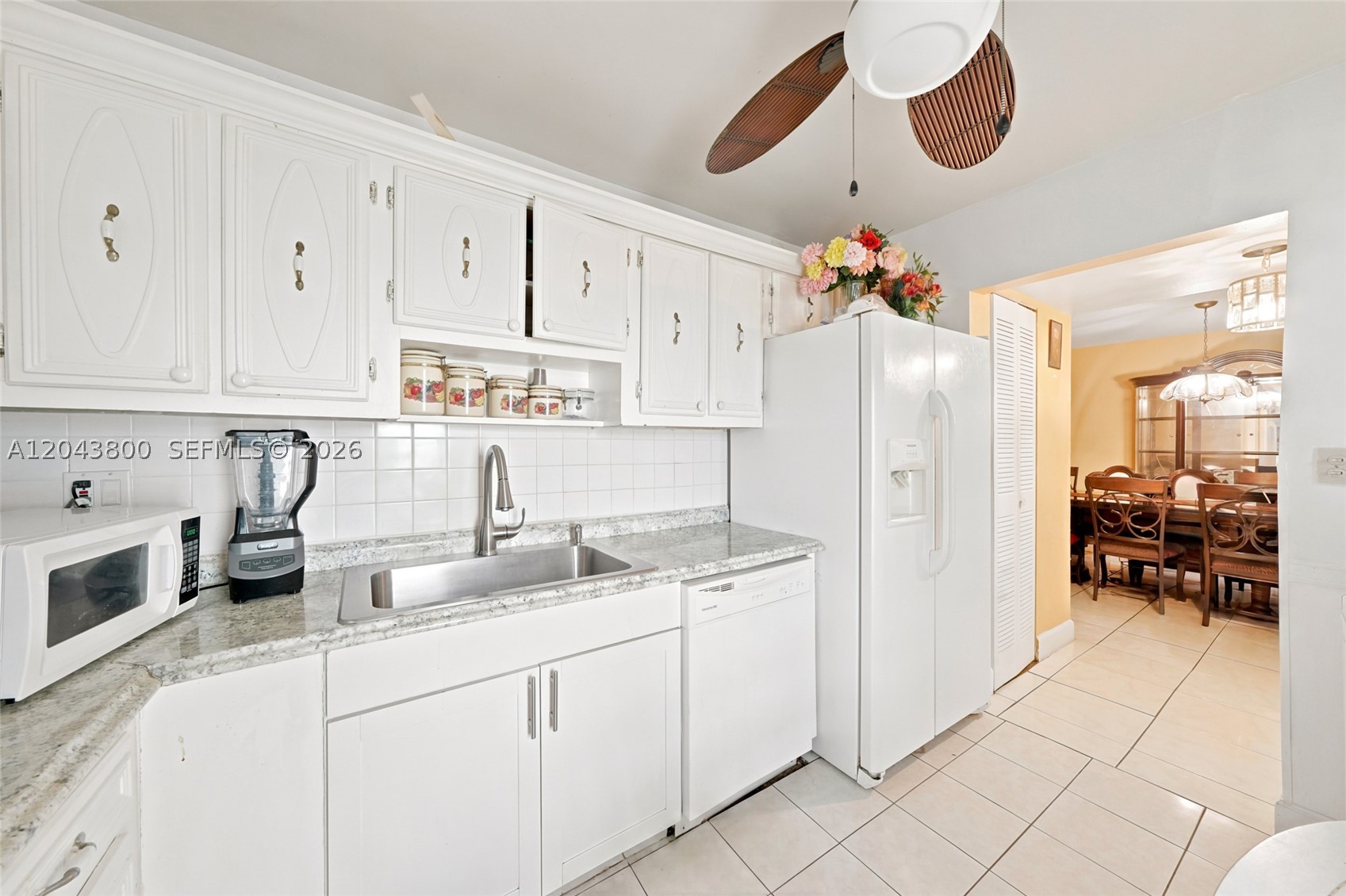EMERALD CONDO - Residential