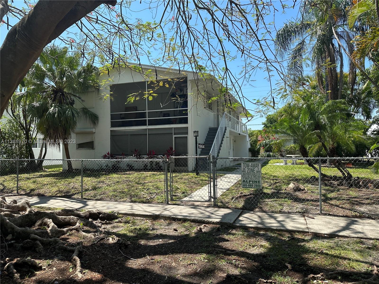Very nice 2 bedroom one bath in North Miami, minutes from Aventura Mall and the beach. Fast approval. Minimum
620 credit score, non refundable $75 application fee per adult, First, Last and security. $75 per month water fee.
$75 Application fee per adult, instructions are attached. TEXT agent with any questions