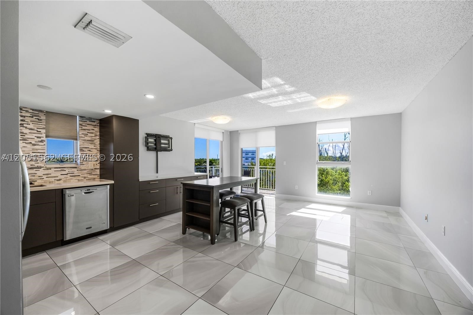 VISTA ON THE BAY CONDO - Residential