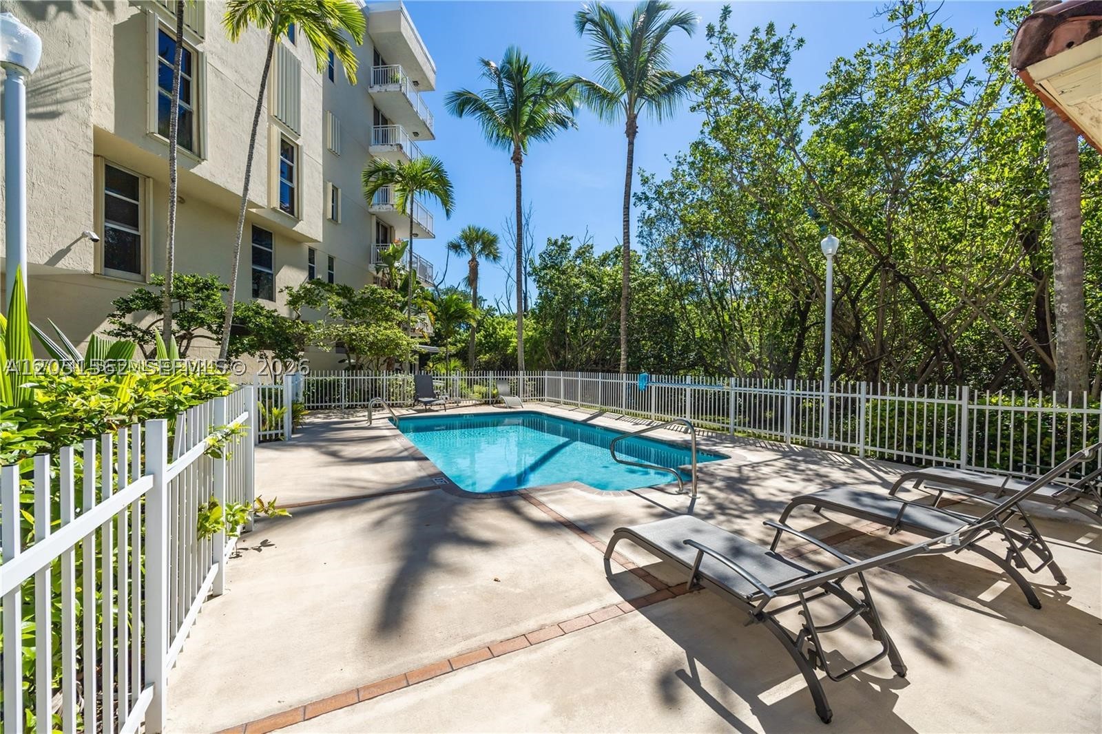 VISTA ON THE BAY CONDO - Residential
