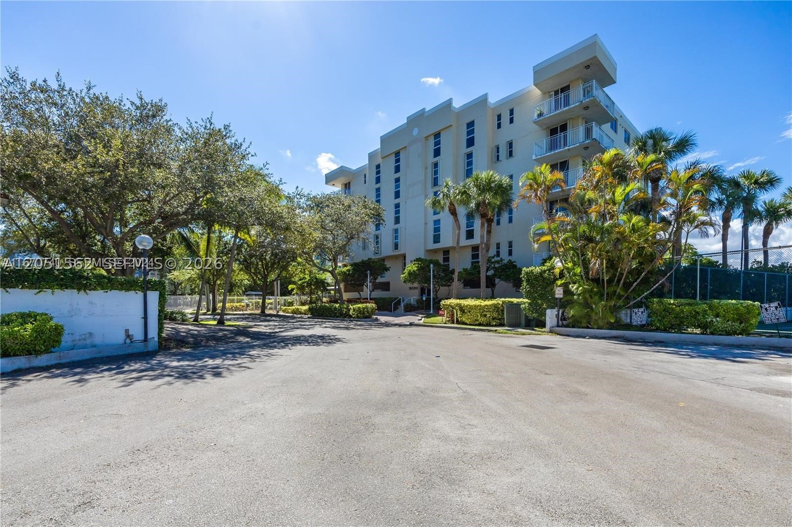 VISTA ON THE BAY CONDO - Residential