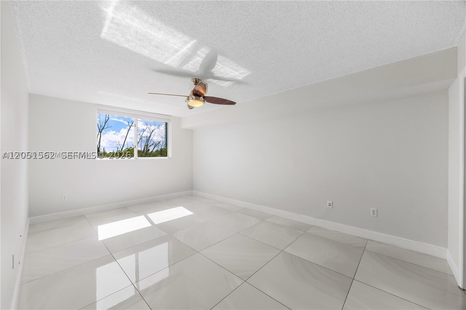 VISTA ON THE BAY CONDO - Residential