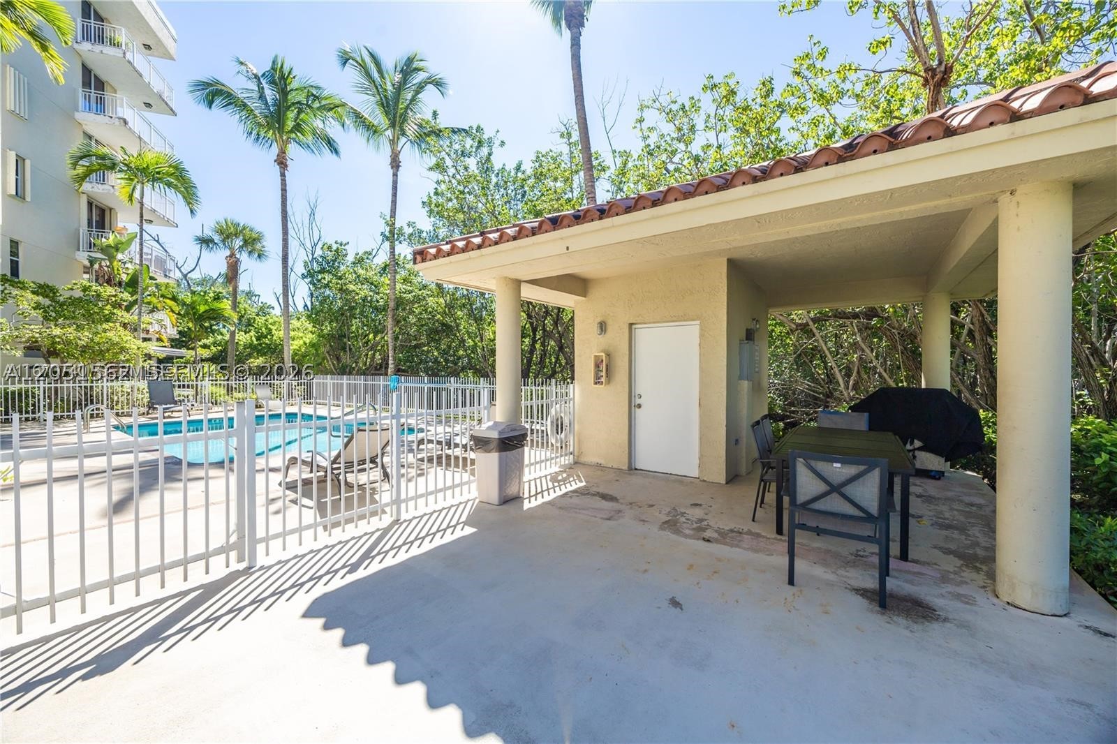 VISTA ON THE BAY CONDO - Residential
