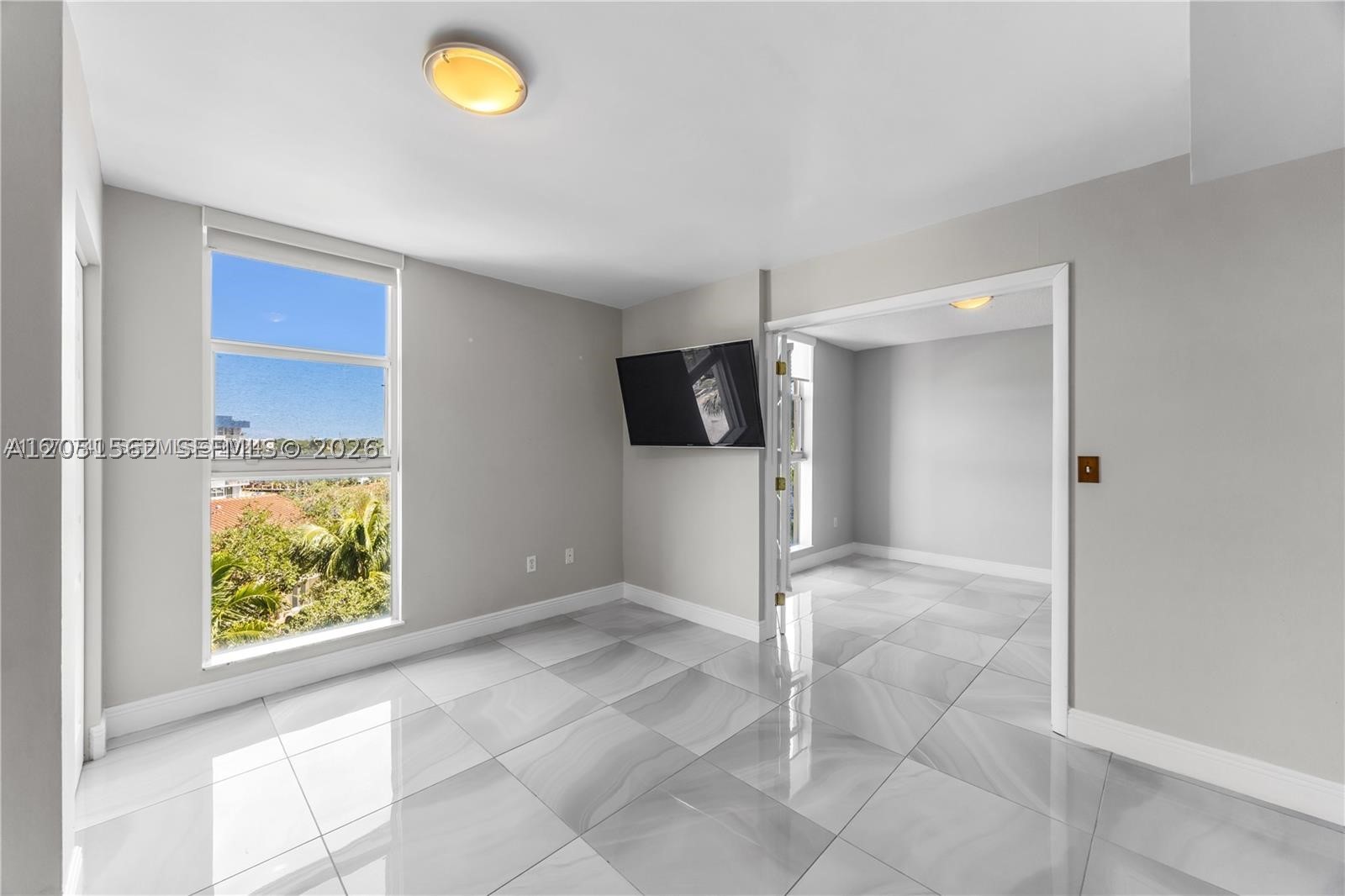 VISTA ON THE BAY CONDO - Residential
