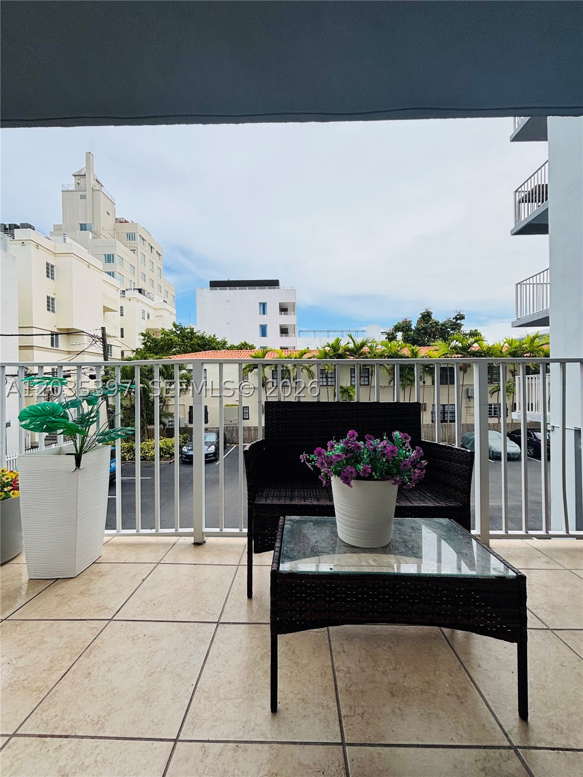 ISLANDER CONDO APTS - Residential