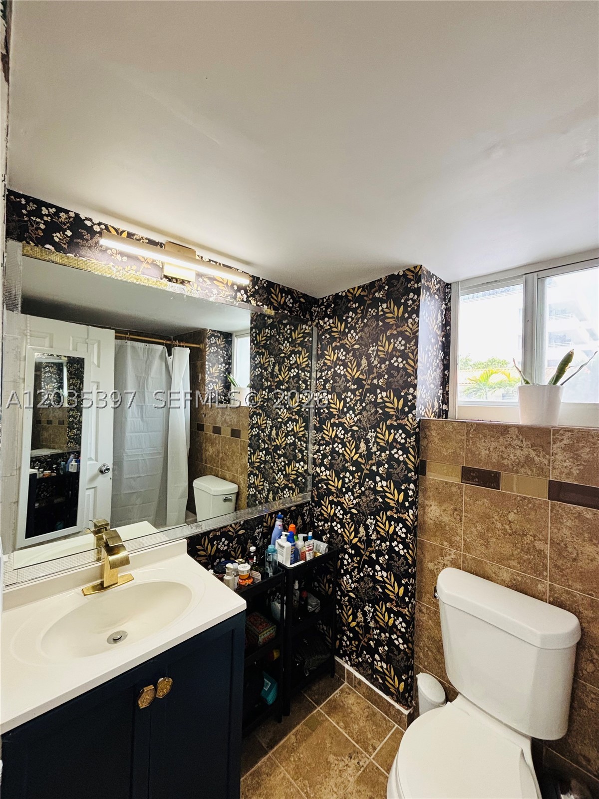 ISLANDER CONDO APTS - Residential