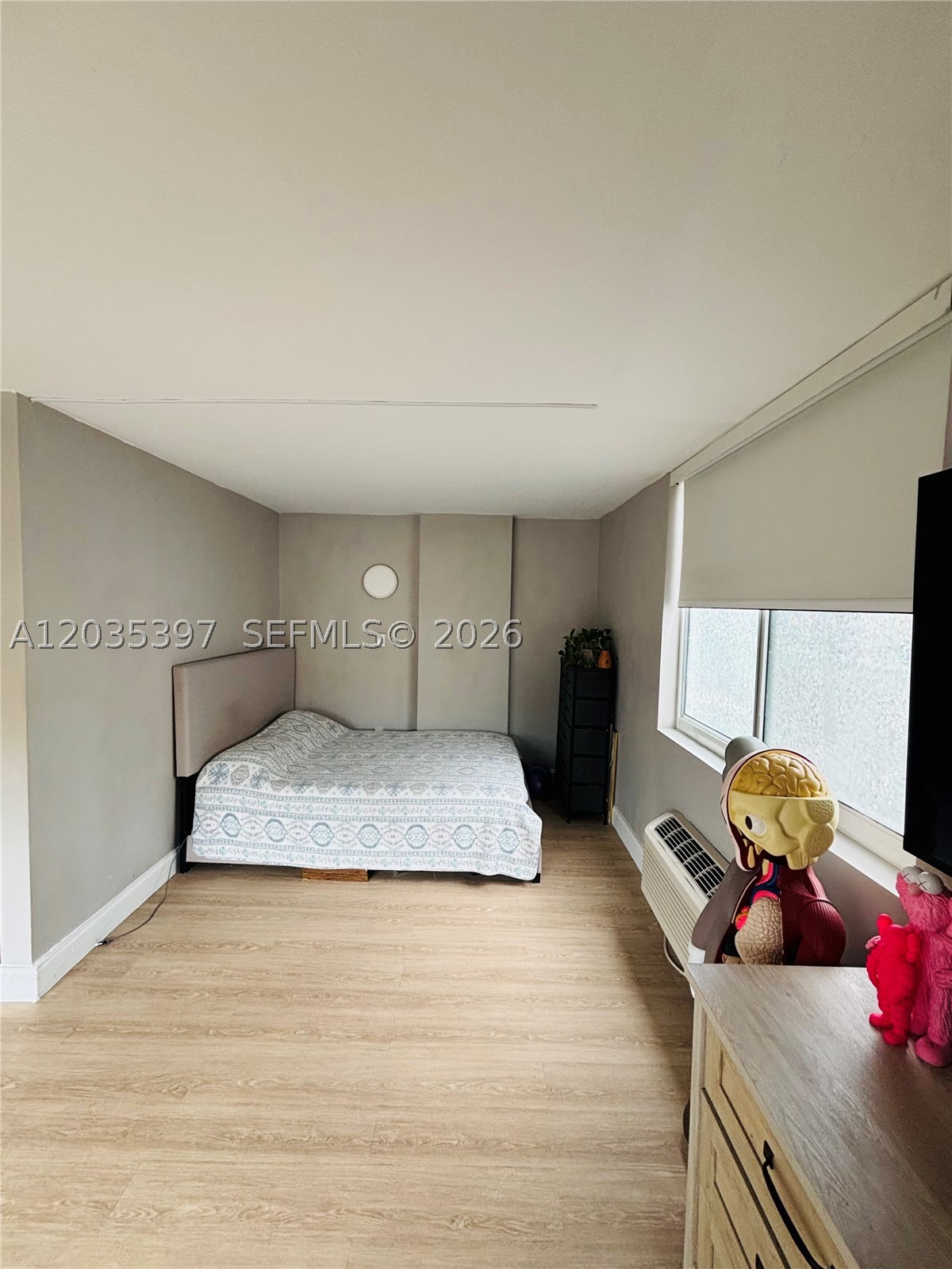 ISLANDER CONDO APTS - Residential