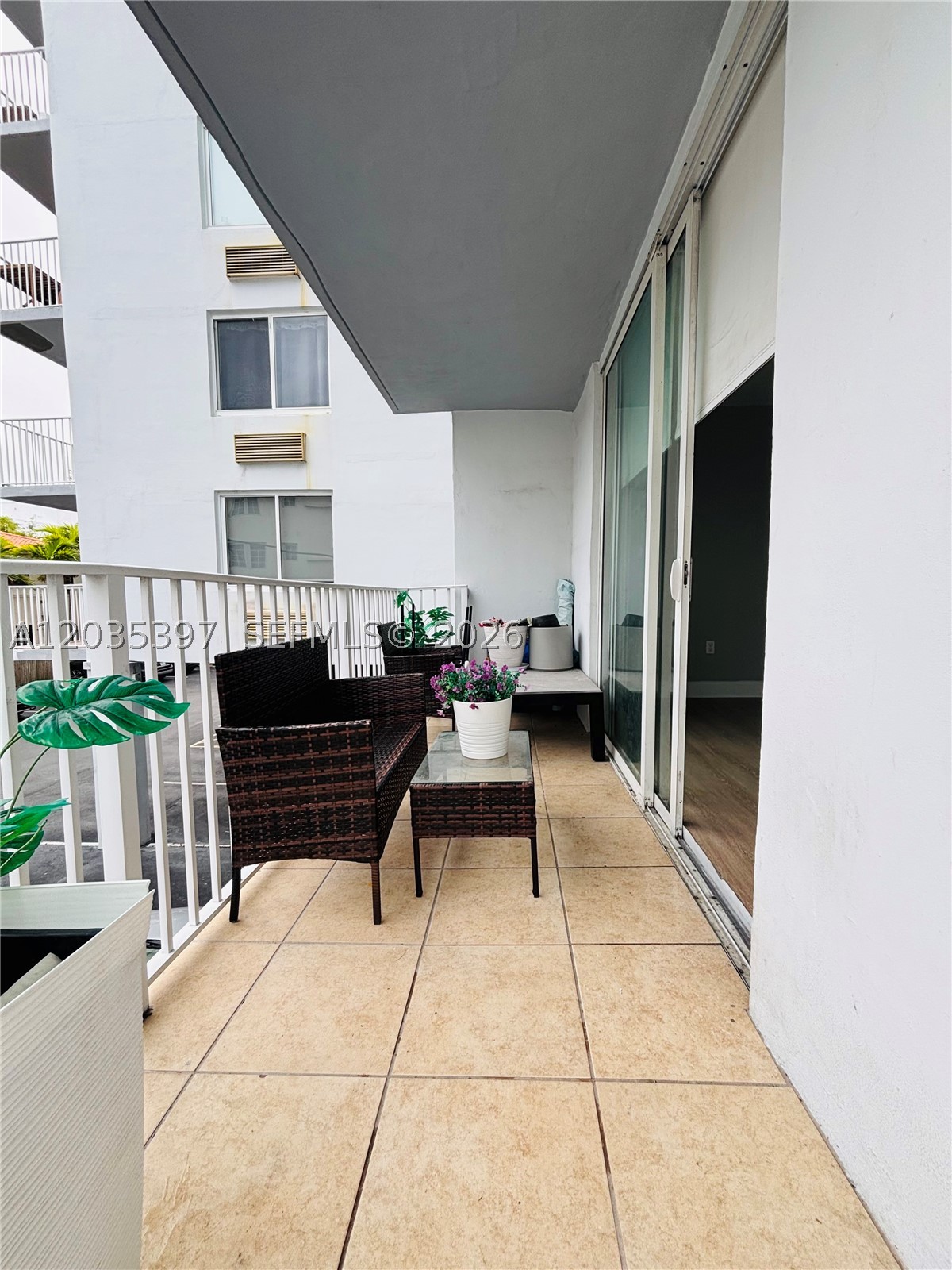ISLANDER CONDO APTS - Residential