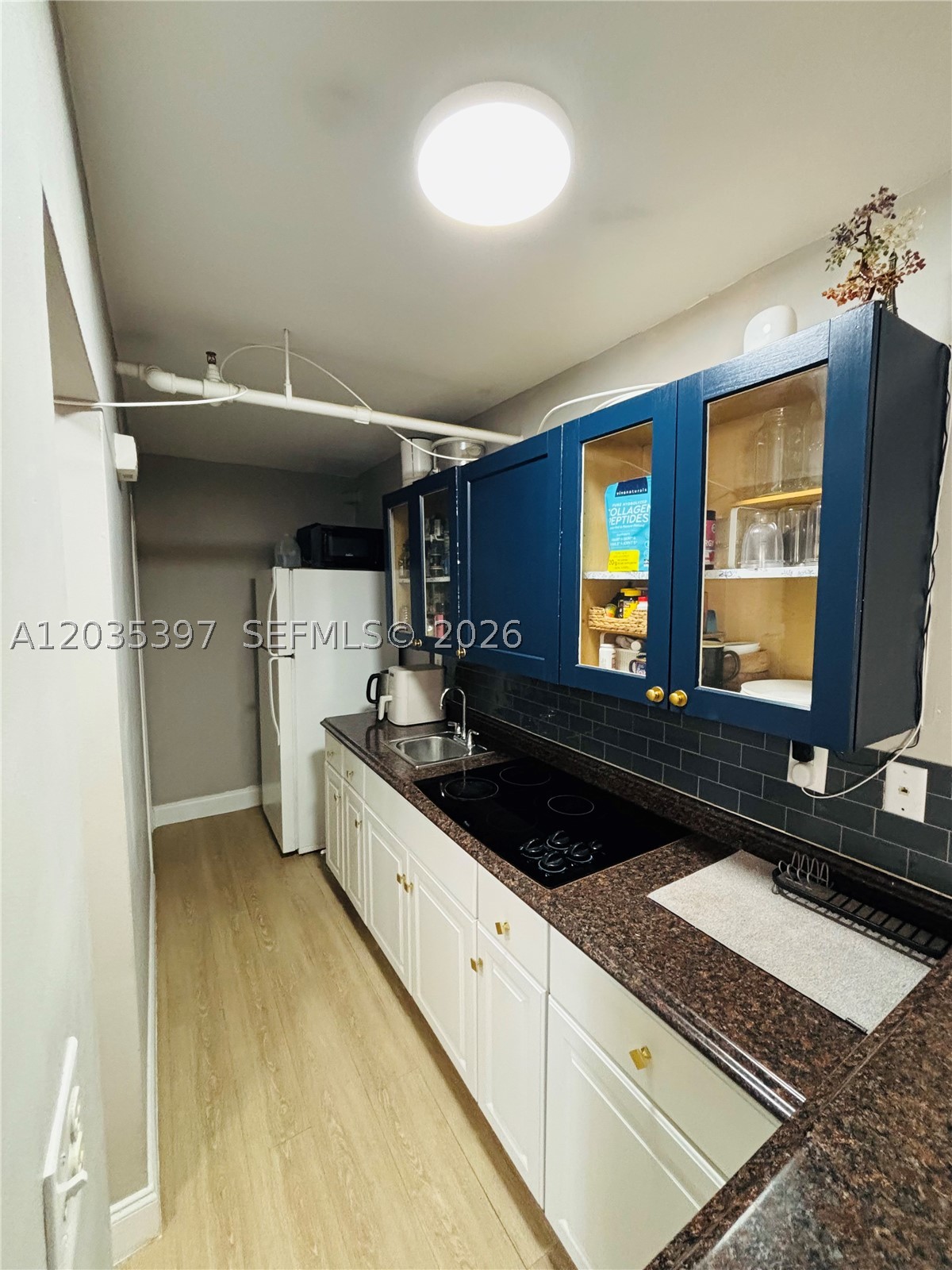 ISLANDER CONDO APTS - Residential