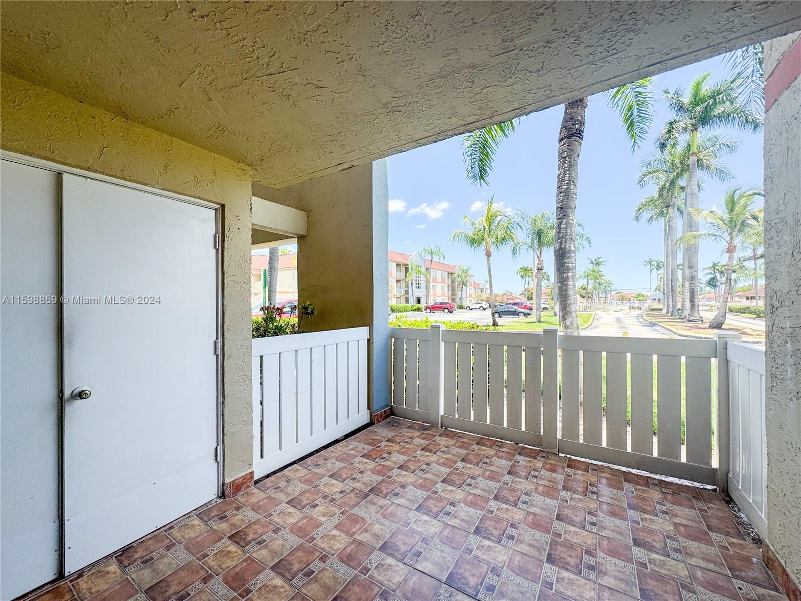 VILLA RUSTICA I CONDO - Residential