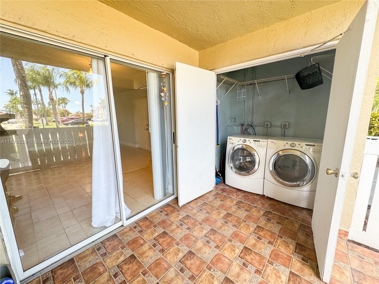 VILLA RUSTICA I CONDO - Residential