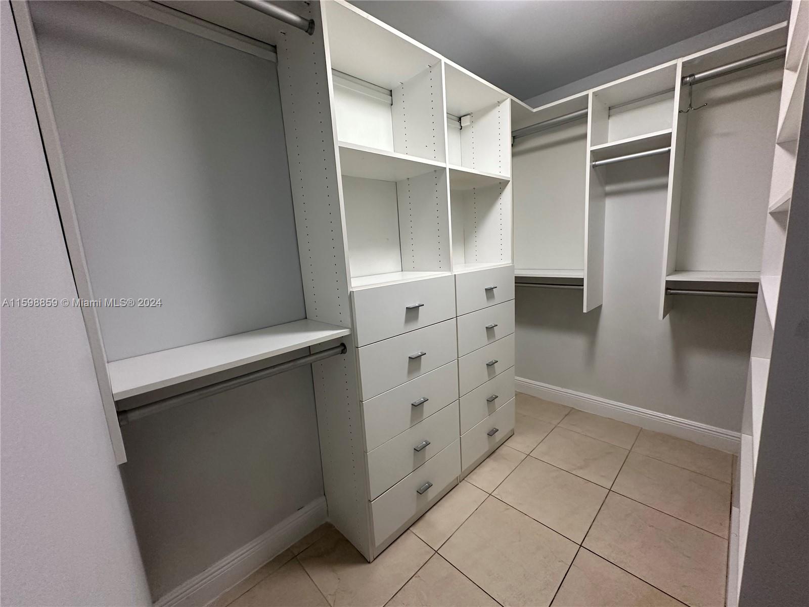 VILLA RUSTICA I CONDO - Residential