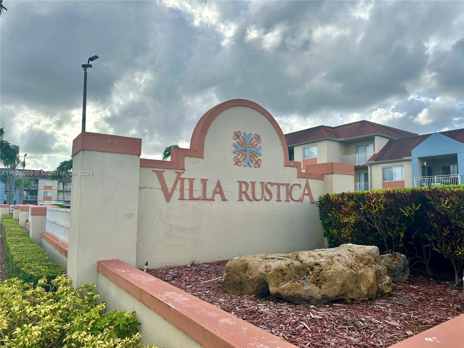 VILLA RUSTICA I CONDO - Residential