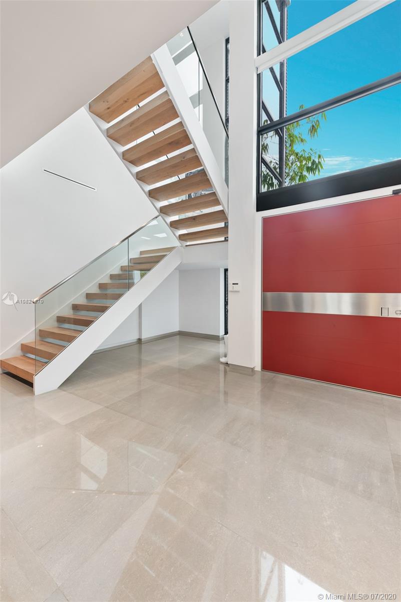 GOLDEN BEACH SEC E - Residential