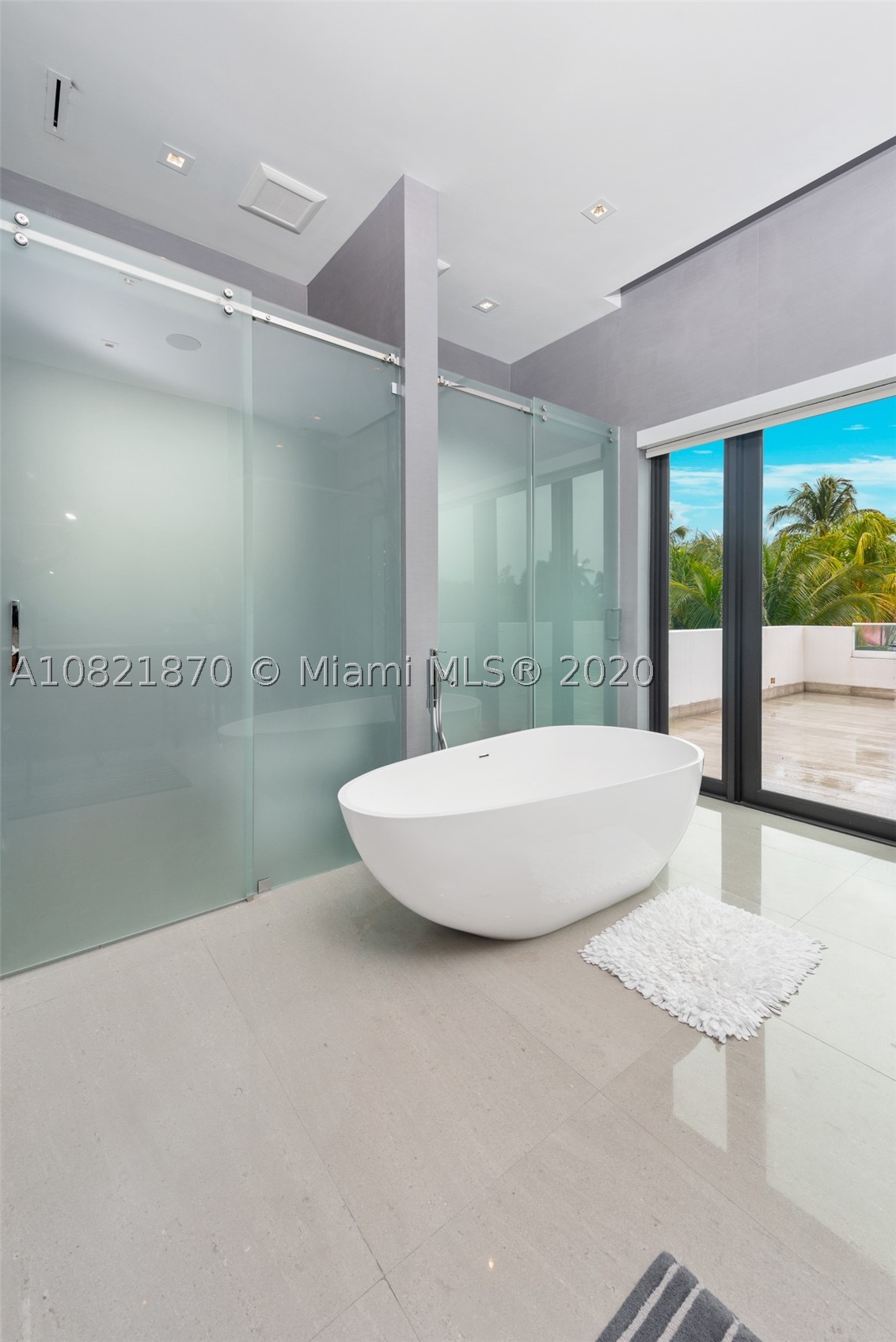 GOLDEN BEACH SEC E - Residential