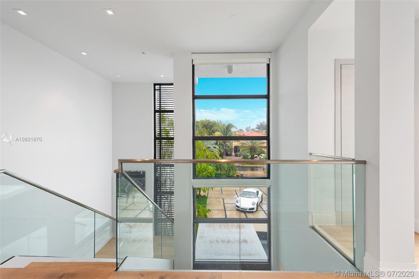 GOLDEN BEACH SEC E - Residential