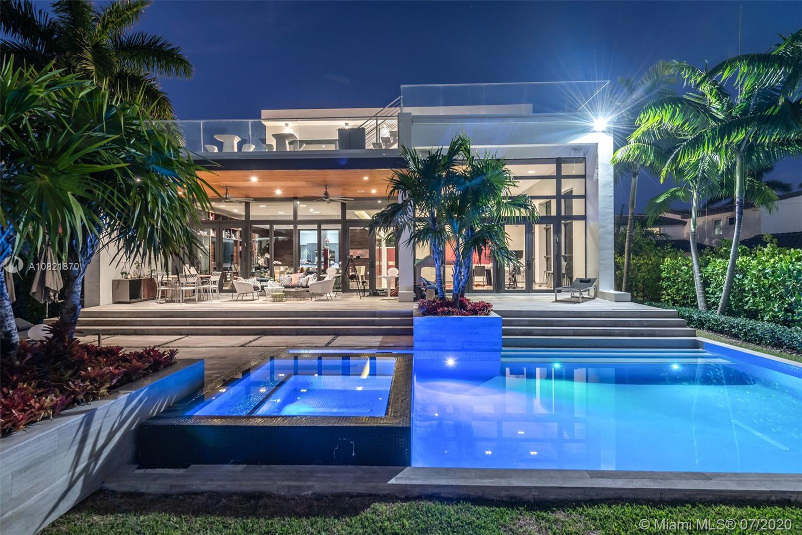 GOLDEN BEACH SEC E - Residential