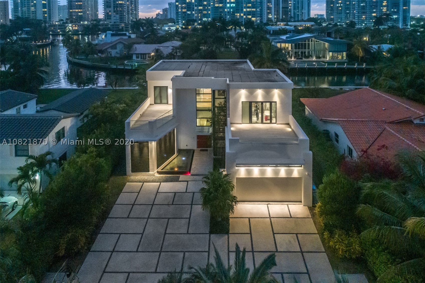 GOLDEN BEACH SEC E - Residential