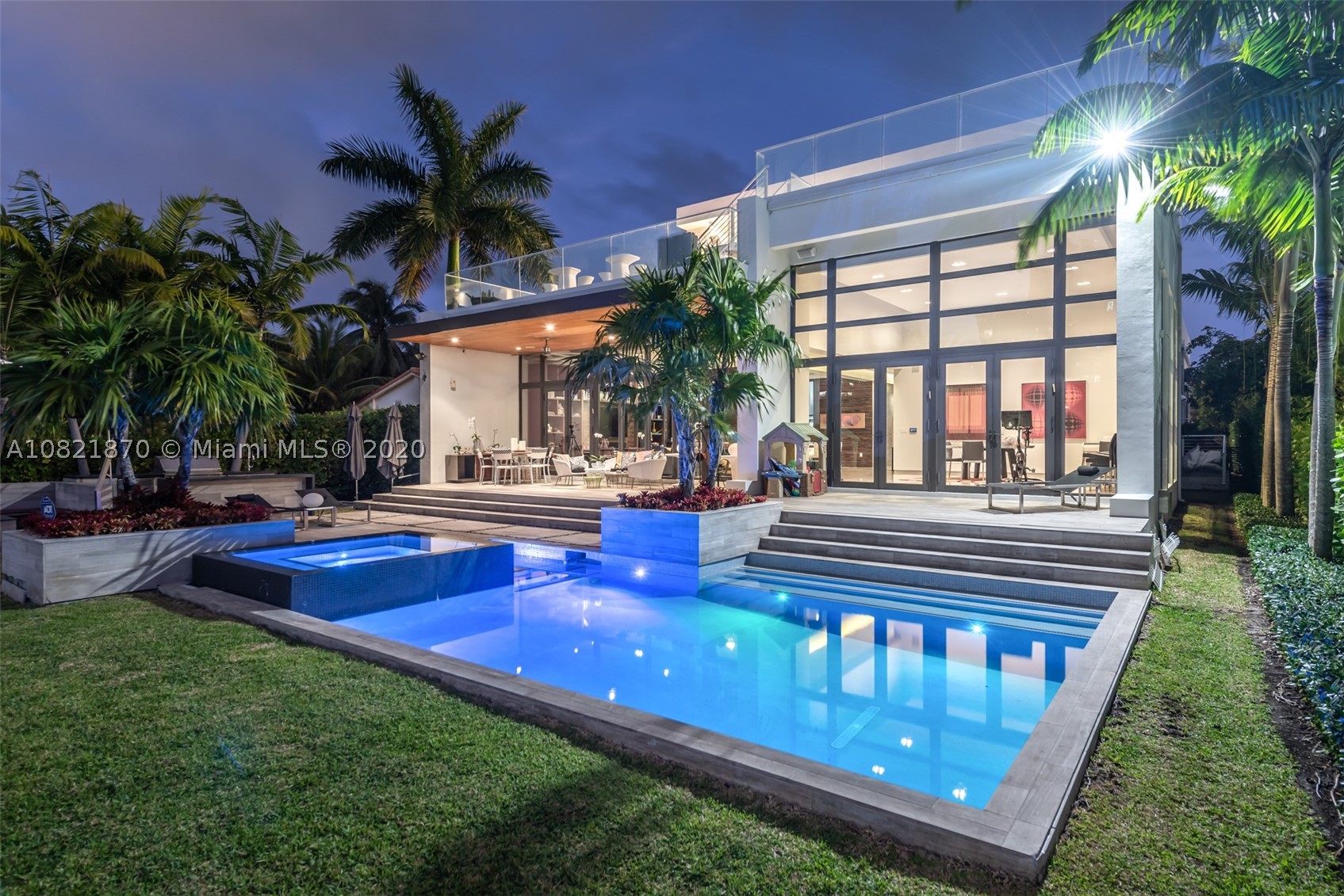 GOLDEN BEACH SEC E - Residential