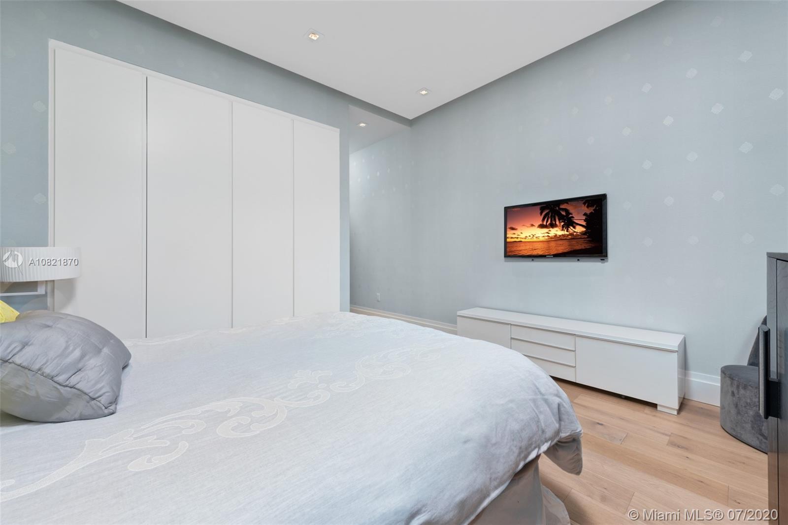 GOLDEN BEACH SEC E - Residential