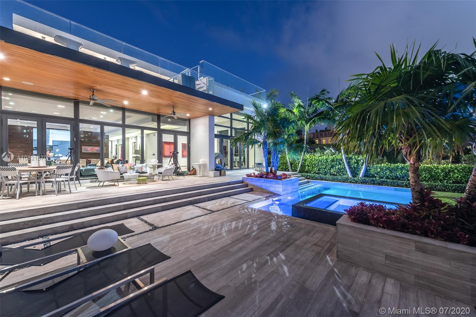 GOLDEN BEACH SEC E - Residential