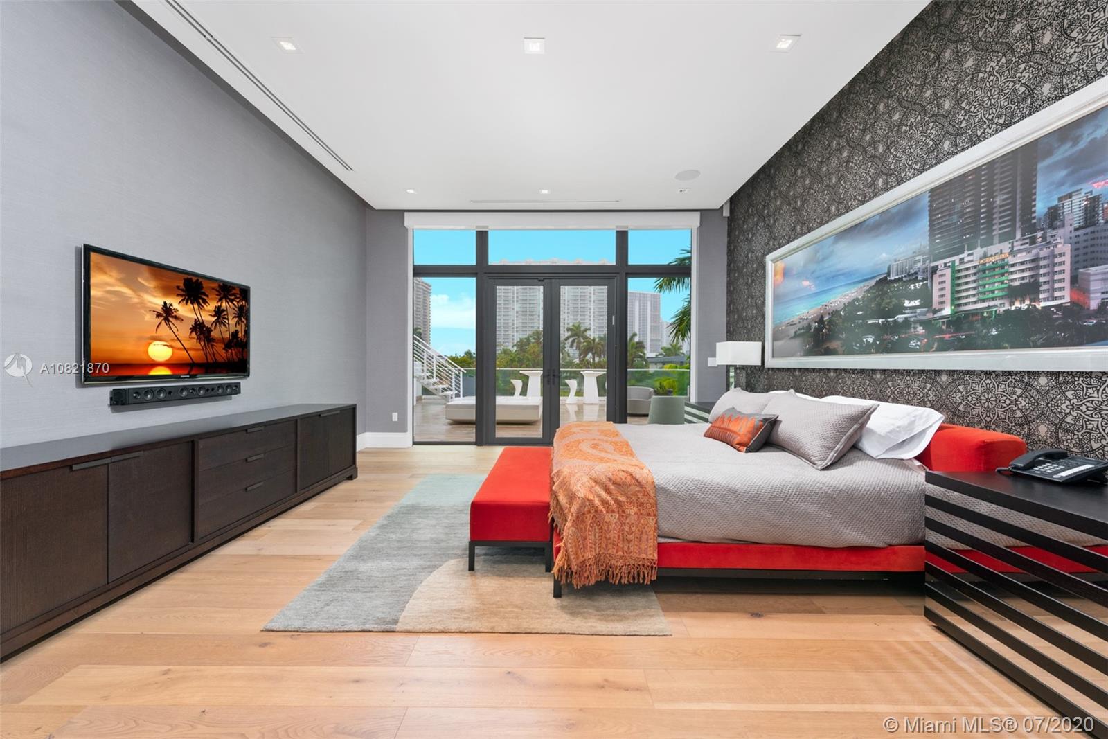 GOLDEN BEACH SEC E - Residential