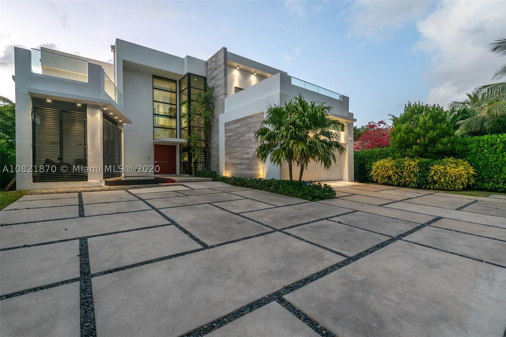 GOLDEN BEACH SEC E - Residential
